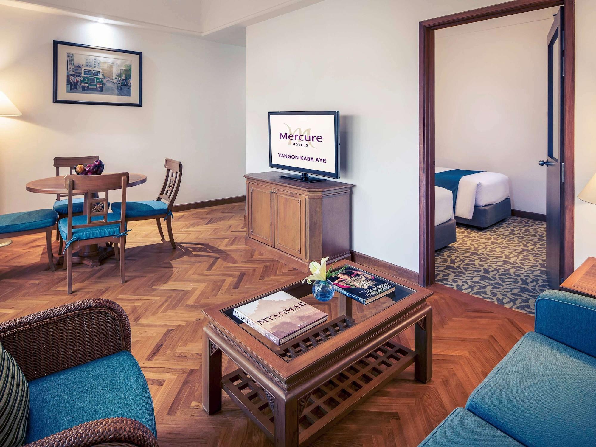 Mercure Yangon Kaba Aye Esterno foto