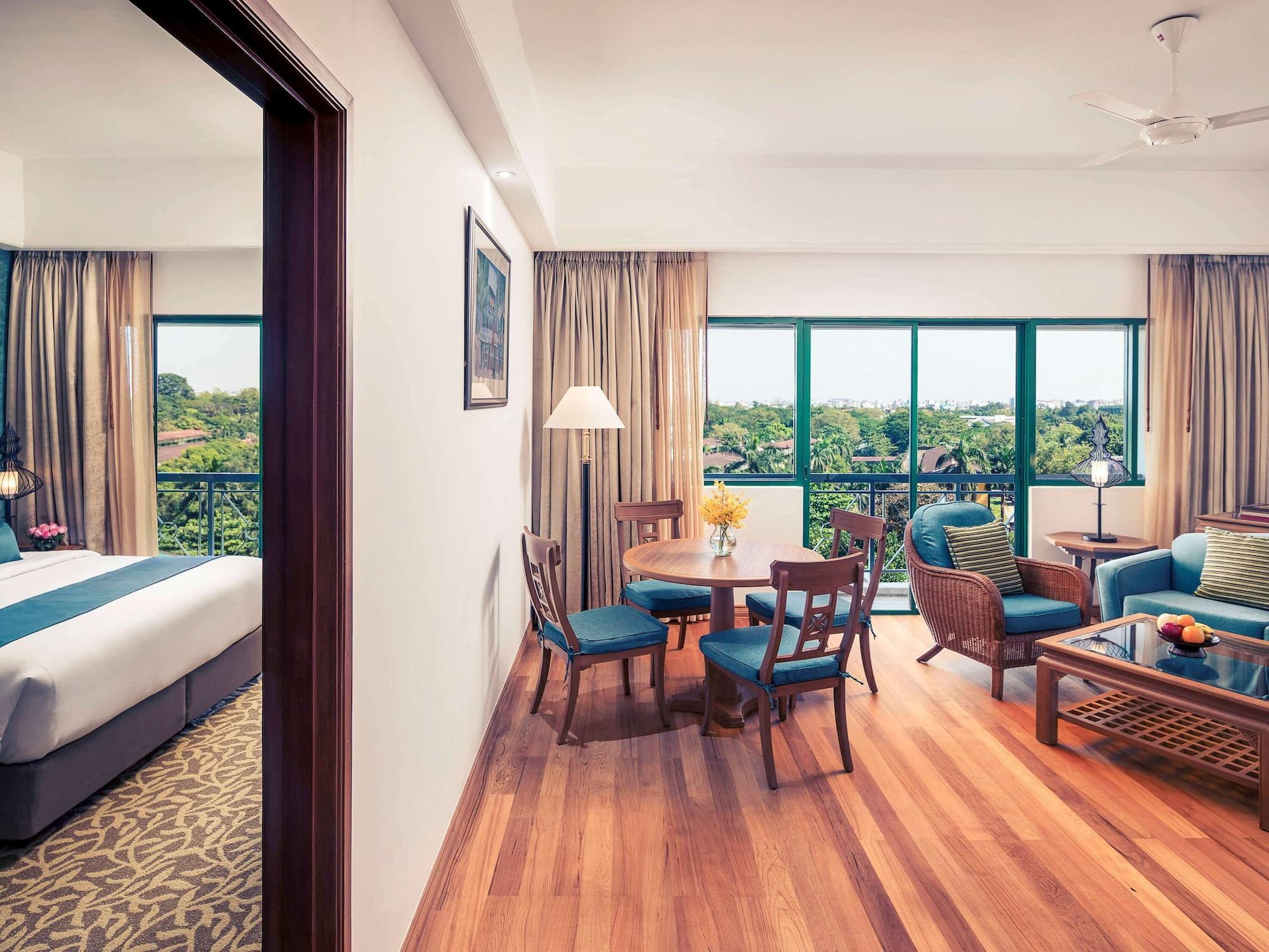 Mercure Yangon Kaba Aye Esterno foto