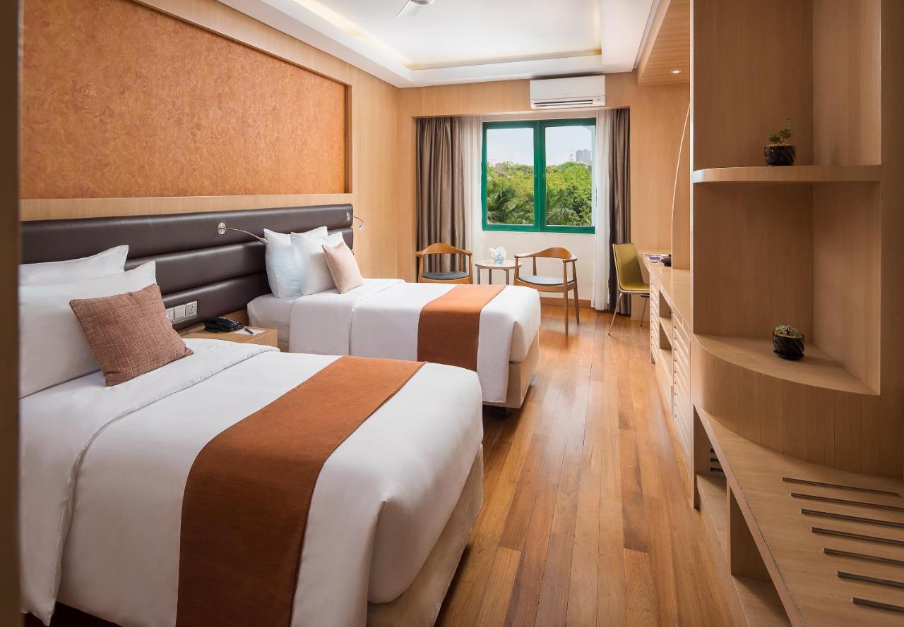 Mercure Yangon Kaba Aye Esterno foto