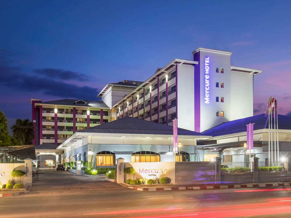 Mercure Yangon Kaba Aye Esterno foto