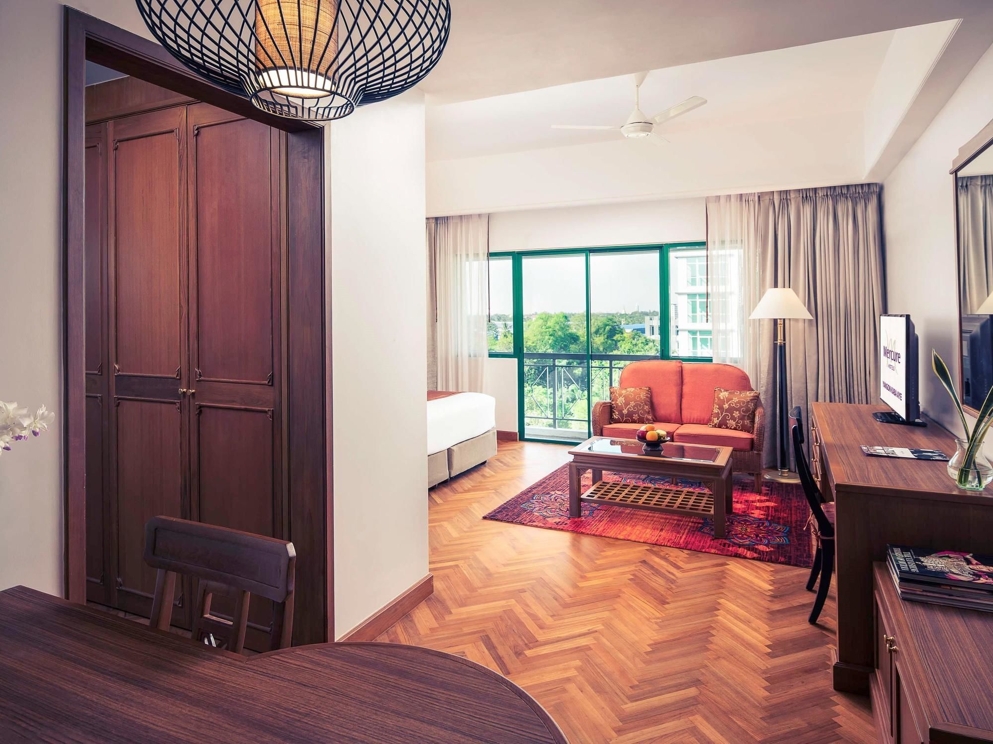 Mercure Yangon Kaba Aye Esterno foto